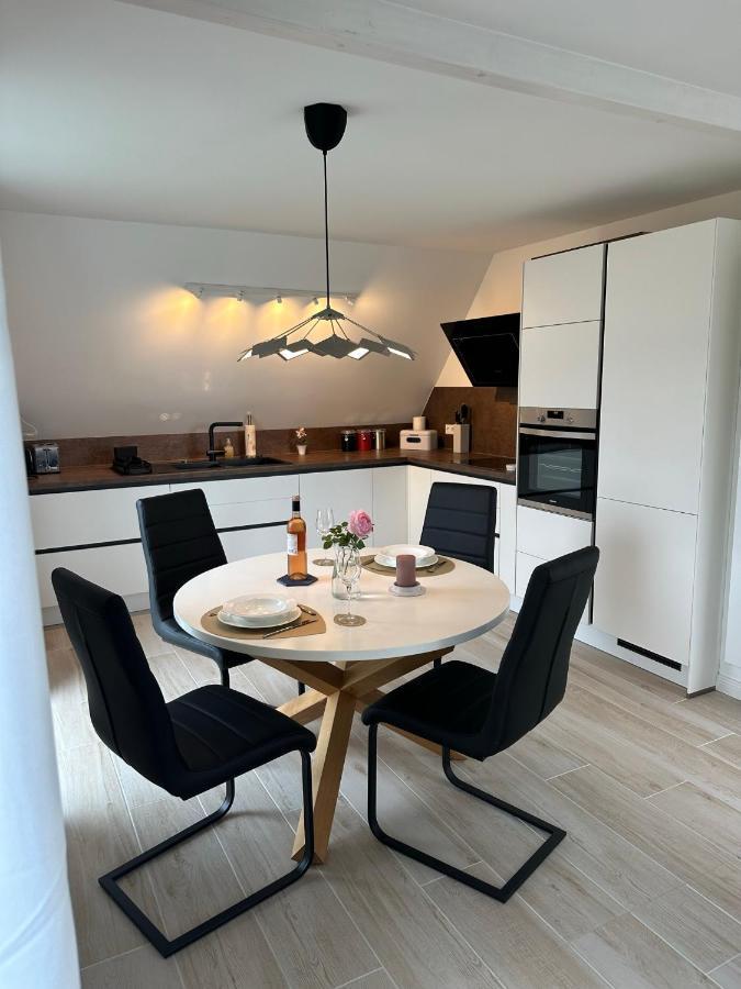 Helle, Grosszuegige Ferienwohnung Fuer 2 - 3 Personen Mit Parkplatz + E-Ladestation In Buchholz, Nordheide Бухолц ин дер Нордхайде Екстериор снимка